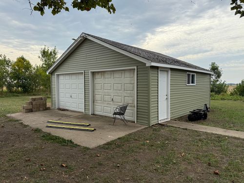 663 1525 East St, Bradford, IL, 61421-9553 | Card Image