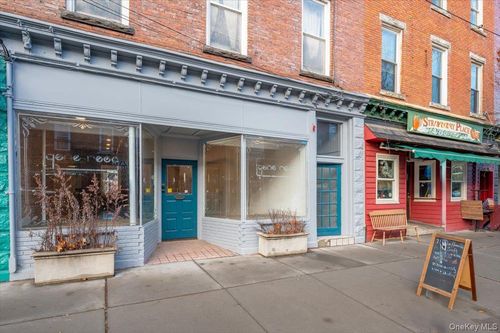 74 S Broadway, Nyack, NY, 10960-6800 | Card Image