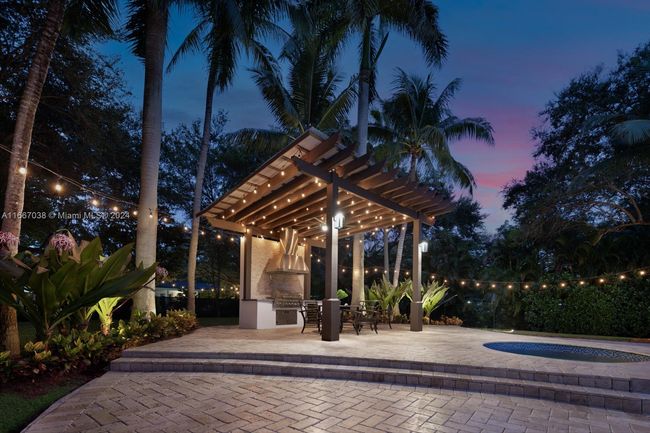 5837 Sw 102 Nd St, House other with 6 bedrooms, 6 bathrooms and null parking in Pinecrest FL | Image 37