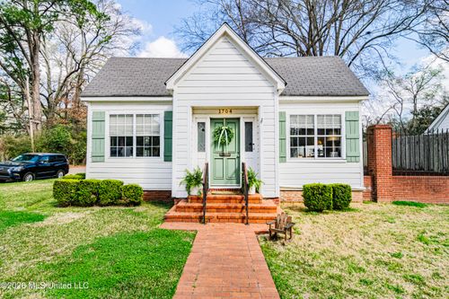 1704 Laurel St, Jackson, MS, 39202-1245 | Card Image