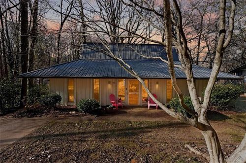 652 Wilshire Pl, Gainesville, GA, 30501-3141 | Card Image