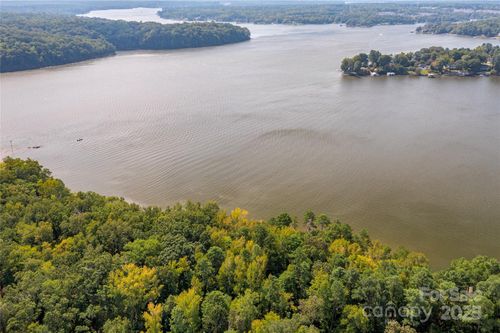 11-1009 Kingbird Ln, Clover, SC, 29710-6107 | Card Image
