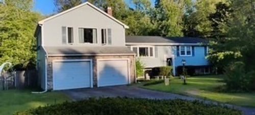 647 Rebecca Rd, North Dighton, MA, 02764-1704 | Card Image