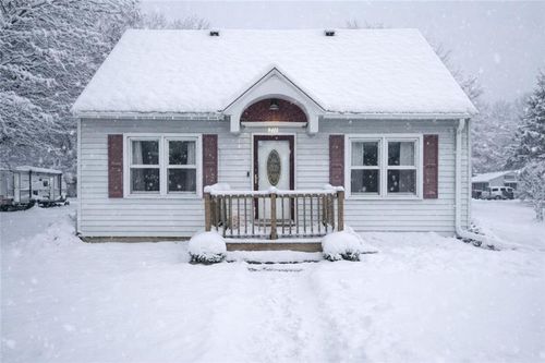 211 Main St, COLFAX, WI, 54730-9104 | Card Image