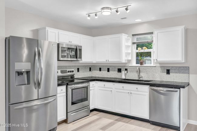 1004 8 Th St, House other with 3 bedrooms, 2 bathrooms and null parking in Wilmington NC | Image 9