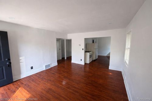 6348 Vaughan St, Detroit, MI, 48228-3978 | Card Image