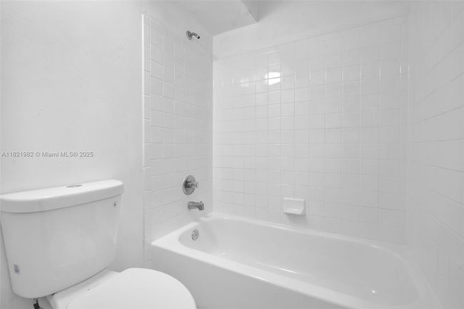 APT-20203 - 811 Lyons Rd, Condo with 2 bedrooms, 2 bathrooms and null parking in Coconut Creek FL | Image 16