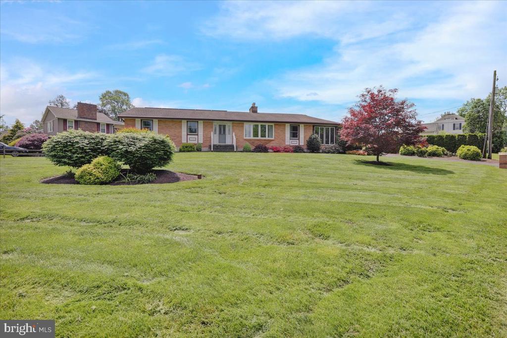 Galen Ave, Wernersville, PA 19565