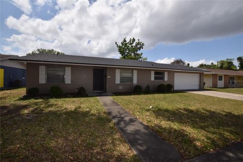 2762 Clear Cove Ln, Orlando, FL, 32805-6033 | Card Image