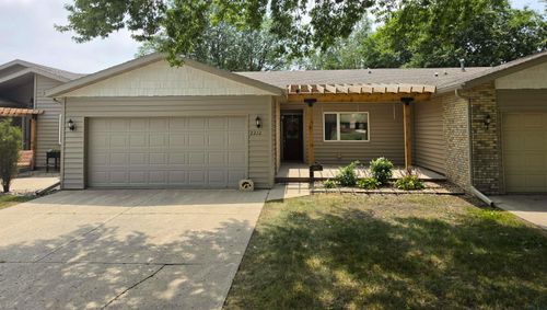 2212 E 6th St, Sheldon, IA, 51201-1752 | Card Image