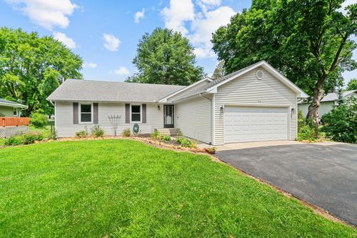 510 W Hitt St, MOUNT MORRIS, IL, 61054-1032 | Card Image