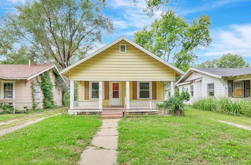 821 N Taylor St, El Dorado, KS, 67042-3914 | Card Image