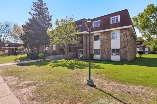 apt-303-615 Hill Dr, Hoffman Estates, IL, 60169-1446 | Card Image