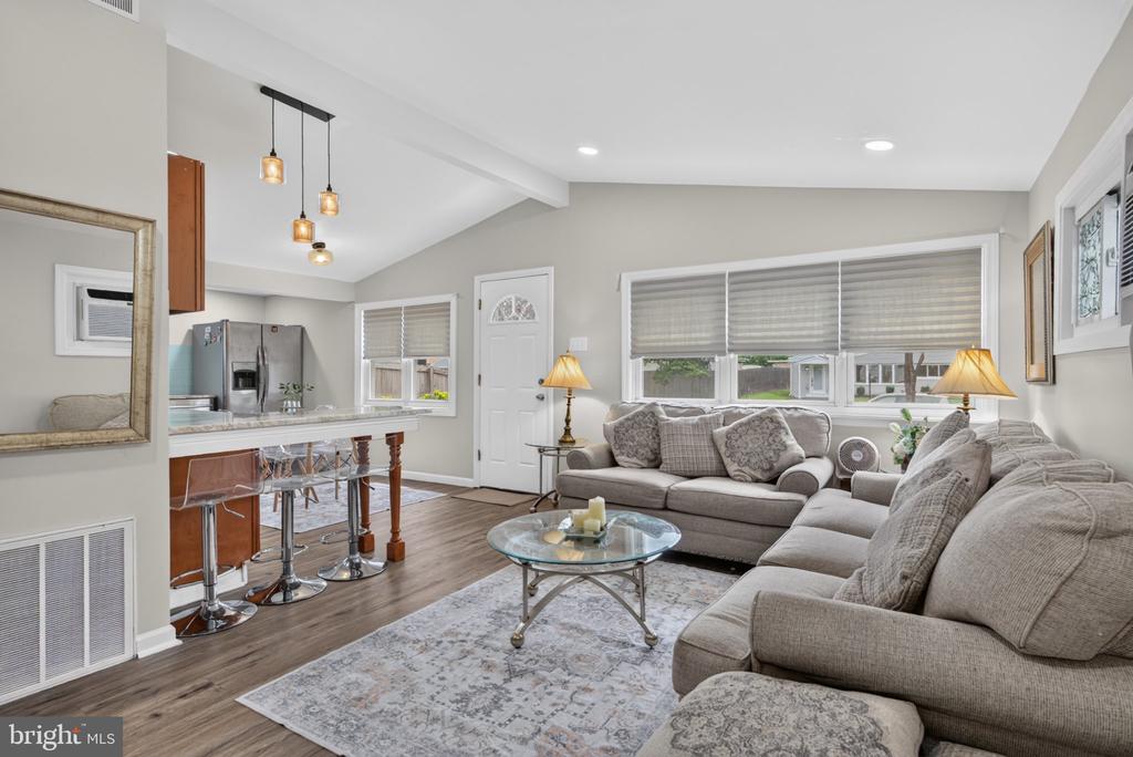 Residential in MAPLE SHADE 3