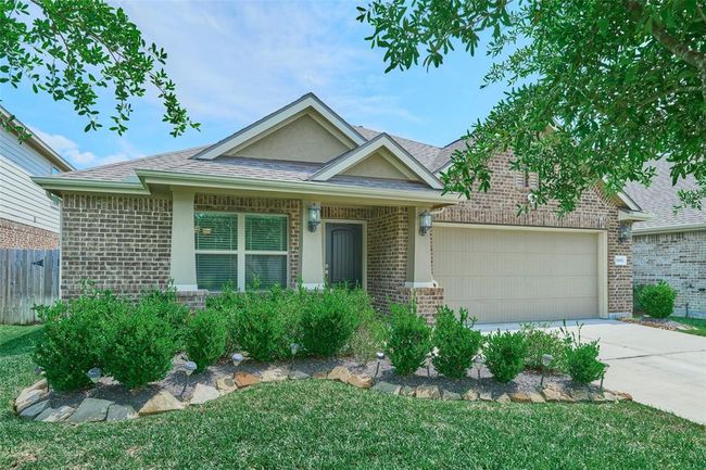 18811 Palmetto Hills Dr, House other with 3 bedrooms, 2 bathrooms and 2 parking in New Caney TX | Image 4