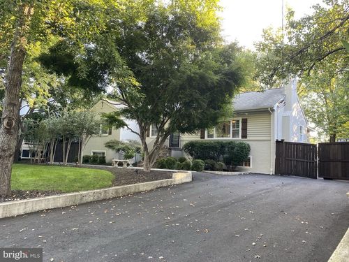 2107 Virginia Ave, MCLEAN, VA, 22101-4942 | Card Image