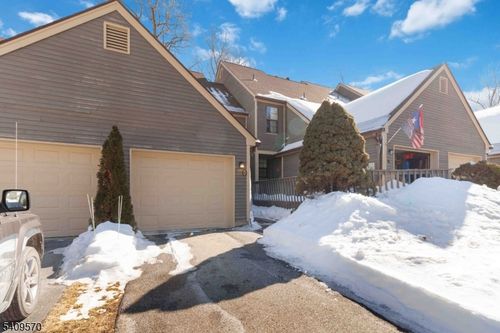 16 Quincy Ln, West Milford, NJ, 07480-1287 | Card Image