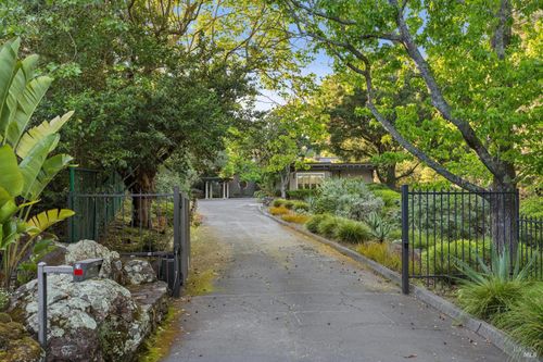 230 Summit Avenue, San Rafael, CA, 94901 | Card Image