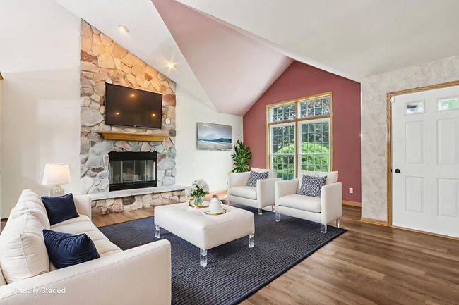 N61W14730 Woodcrest Ct, House other with 3 bedrooms, 3 bathrooms and 2 parking in Menomonee Falls WI | Image 4