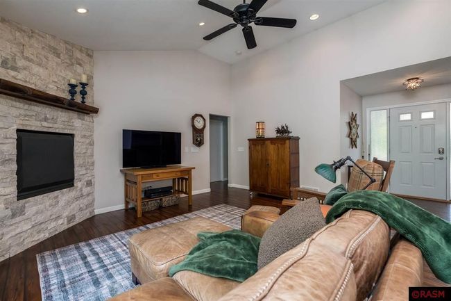 404 Ledlie Ln, House other with 4 bedrooms, 3 bathrooms and null parking in Mankato MN | Image 4