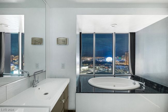 UNIT-3409 - 2700 Las Vegas Blvd S, Condo with 2 bedrooms, 3 bathrooms and null parking in Las Vegas NV | Image 34