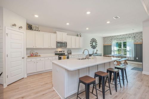 35 Hammock Cir, Freeport, FL, 32439-2932 | Card Image