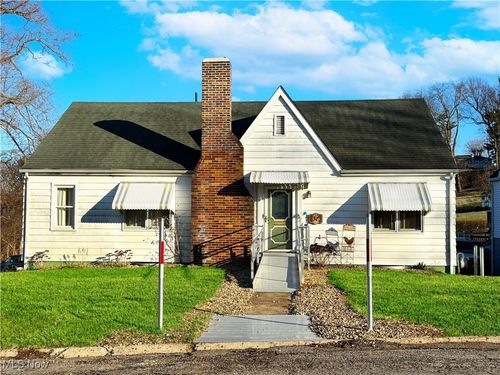 526 Buena Vista Blvd, Steubenville, OH, 43952-1021 | Card Image