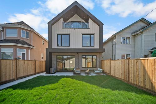 2-3563 E 25th Ave, Vancouver, BC, V5R1K3 | Card Image