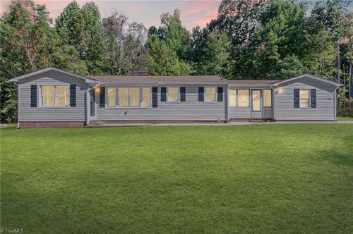 306 Pope St, Lexington, NC, 27292-2858 | Card Image