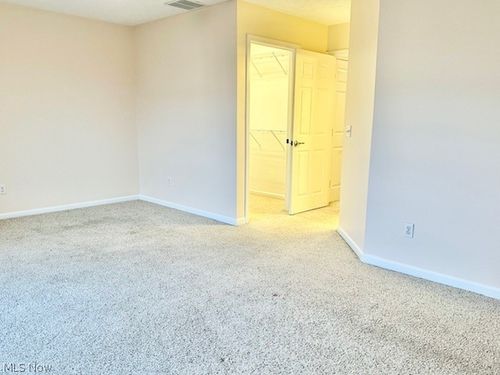 3944 Gardiner Run, Copley, OH, 44321-3162 | Card Image