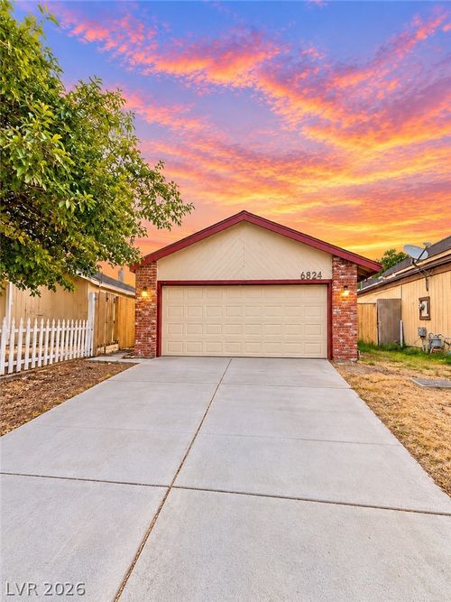 6824 Atrium Ave, Las Vegas, NV, 89108-5429 | Card Image