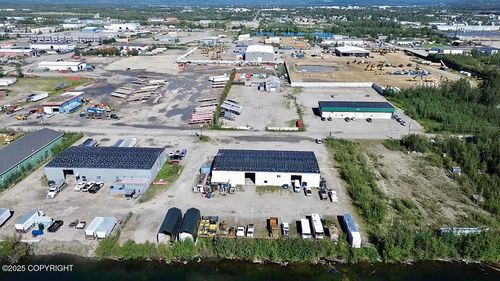 1285 Queens Way, Fairbanks, AK, 99701-7456 | Card Image