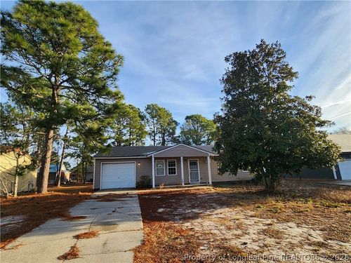 408 Sheila St, Hope Mills, NC, 28348-9641 | Card Image