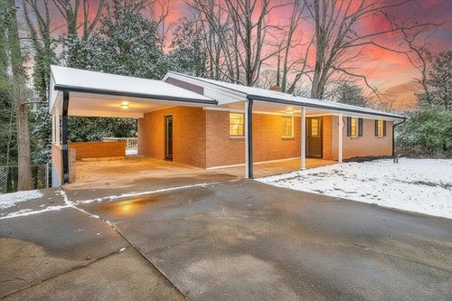 115 Lakemont Ct, Martinsville, VA, 24112-5621 | Card Image