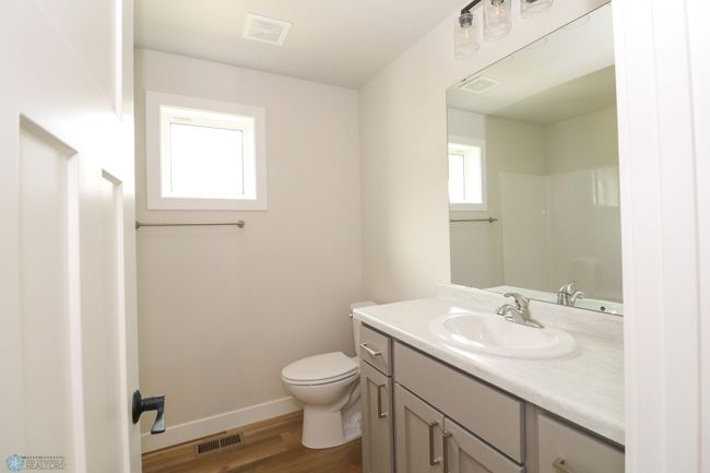 *Photo of previous model* | Image 13