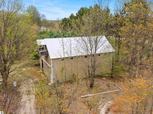 17634 Litzen Rd, Copemish, MI, 49625-9725 | Card Image