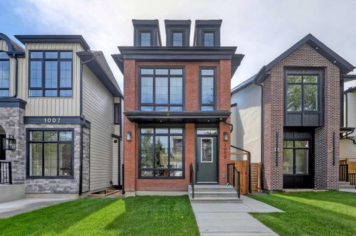 1009 18 Ave Nw, Calgary, AB, T2M0V8 | Card Image