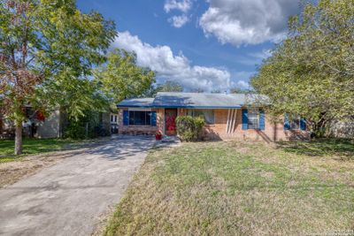 304 W Sabinal St, House other with 4 bedrooms, 1 bathrooms and null parking in Uvalde TX | Image 3