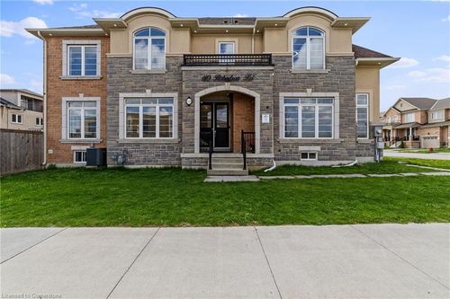 110 Robertson Rd, Ancaster, ON, L9K0J7 | Card Image