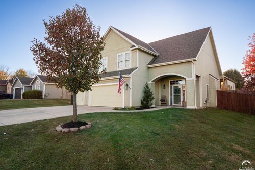 1611 Oak St, Eudora, KS, 66025-9215 | Card Image