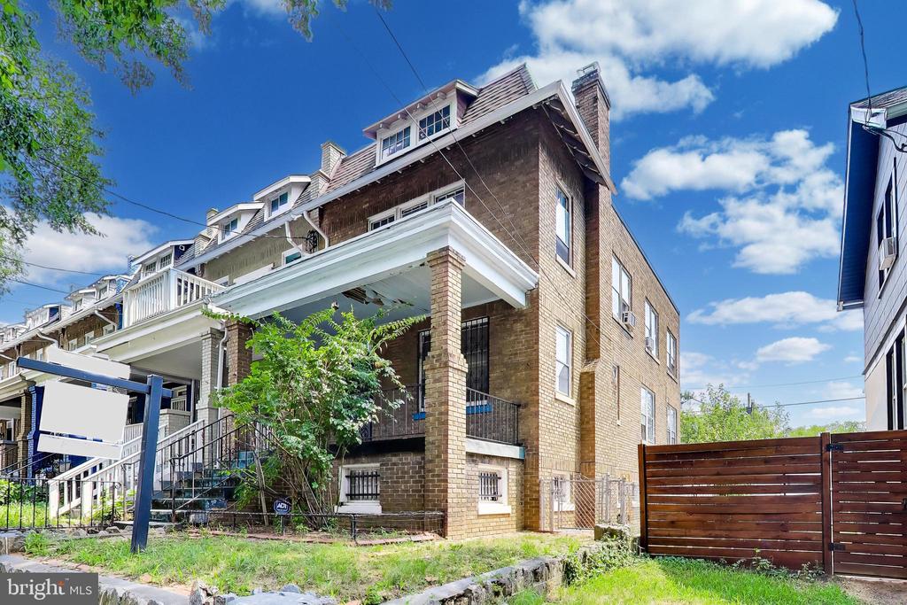 Residential in WASHINGTON 3