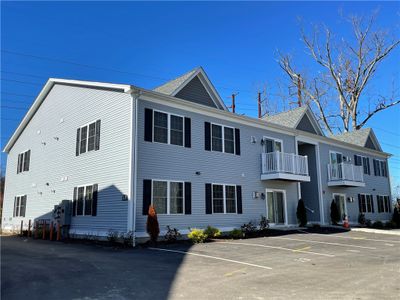 909 - 9 Gray Coach Lane, Condo with 2 bedrooms, 2 bathrooms and 2 parking in Cranston RI | Image 2