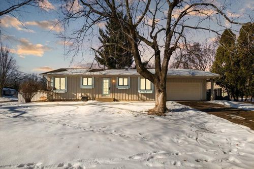 196 Cottonwood Ct, Stillwater, MN, 55082-5232 | Card Image