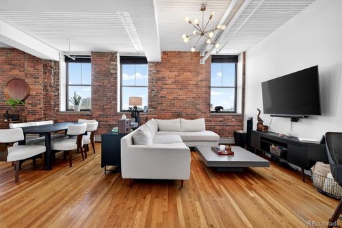 apt-4f-2261 Blake St, Denver, CO, 80205-2045 | Card Image