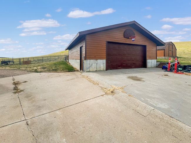 Garage | Image 40