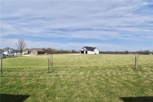 405 W 10th St, Lawson, MO, 64062-9379 | Card Image