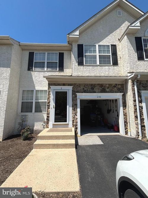 233 Tall Pines Dr, WEST CHESTER, PA, 19380-1490 | Card Image