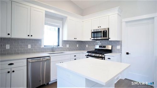 2-26 Loundsbury Ave, Norwalk, CT, 06851-4514 | Card Image