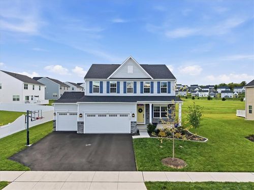 8150 Parker Pl, Fogelsville, PA, 18051-7703 | Card Image