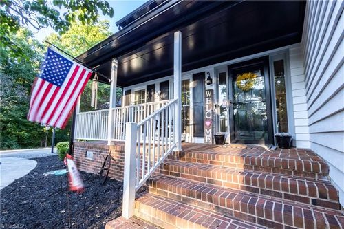 4109 Williams Dairy Rd, Greensboro, NC, 27406-9622 | Card Image
